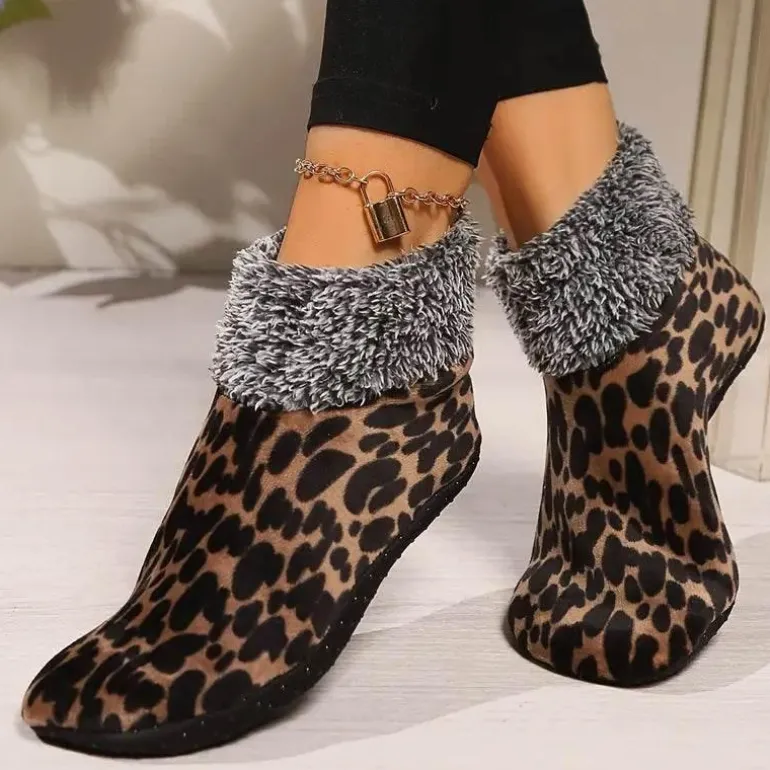 Hausschuhe für Damen mit Leopardenmuster – gemütliche Hausschuhe mit Tiermuster
