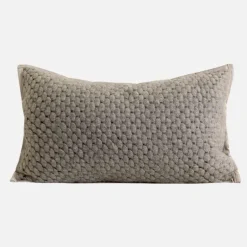 Hellgraue Kissenbezüge mit Kaffeestruktur - Moderne Wohndekor-Kissen