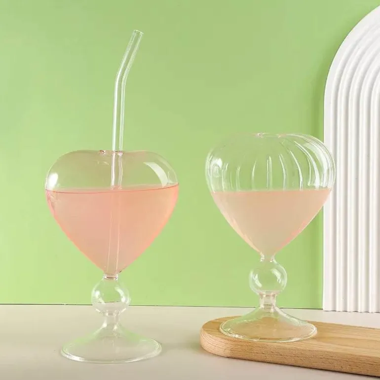 Herzförmiges Glasbecher-Set – Trinkgeschirr für romantische Paare