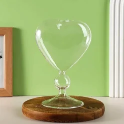 Herzförmiges Glasbecher-Set – Trinkgeschirr für romantische Paare
