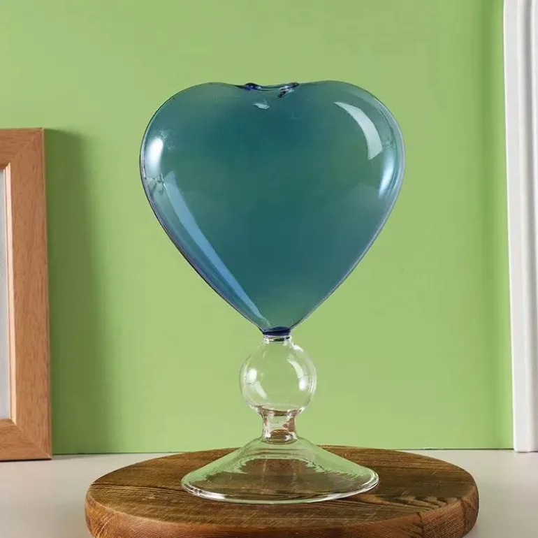 Herzförmiges Glasbecher-Set – Trinkgeschirr für romantische Paare