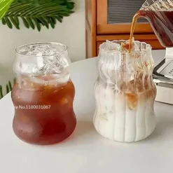 Hitzebeständiger Glasbecher mit Streifenmuster – Stilvolles Trinkgeschirr für Zuhause