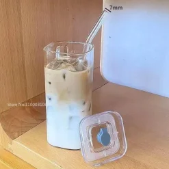 Hitzebeständiger Tulpenglasbecher mit Strohhalm – Klares Trinkgeschirr für Kaffee und Tee