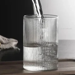 Hitzebeständiges Wasserbecher-Set aus gestreiftem Glas – transparentes Trinkgeschirr für Saft und Wein