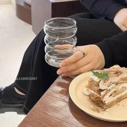 Hitzebeständiges Wellenglas-Tassenset – perfekt für Tee, Kaffee, Saft und Milch