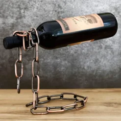 Hängender Weinhalter - Magisches Weinregal aus Metall