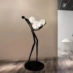 Humanoide Skulptur Stehlampe - Moderne Kunst Design Beleuchtung
