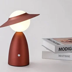 Hut-Tischlampe – Kreative Wohndekorbeleuchtung