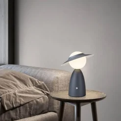 Hut-Tischlampe – Kreative Wohndekorbeleuchtung