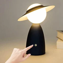 Hut-Tischlampe – Kreative Wohndekorbeleuchtung