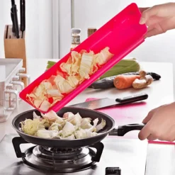 2in1 Schneidebrett mit seitlicher Ablage - Kreatives Küchengerät