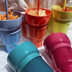 2-in-1 Snack- und Getränkehalter Cup