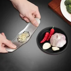 Ingwer-Knoblauch-Zerkleinerer und Multifunktions-Obstmühle aus Edelstahl