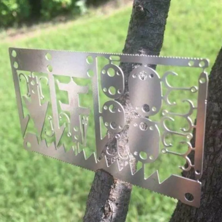 22-in-1-Multitool – Survival-Tool aus Edelstahl für den Outdoor-Einsatz