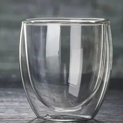Isolierte doppelwandige Kaffeetasse aus Glas – Trinkgeschirr für heiße und kalte Getränke
