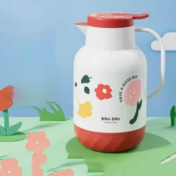 Isolierte Wasserflasche – hält Getränke den ganzen Tag heiß