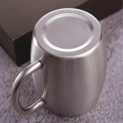 Isolierter Reisebecher aus Edelstahl – 420 ml Becher mit Deckel für das Homeoffice