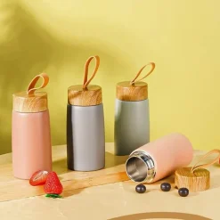 Isolierter Reisebecher aus Edelstahl – Hält Getränke heiß oder kalt