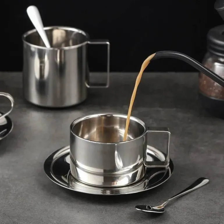 Isoliertes Kaffeetassen-Set aus Edelstahl mit Tablettlöffel