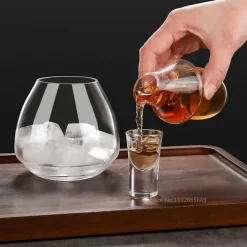 Japanisches Weinflaschen- und Becherset aus Glas mit Stövchen – elegantes Trinkgeschirr für besondere Anlässe