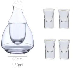 Japanisches Weinflaschen- und Becherset aus Glas mit Stövchen – elegantes Trinkgeschirr für besondere Anlässe