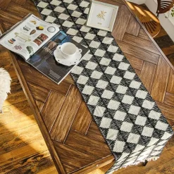 Jute-Tischläufer mit Quasten – rustikaler Akzent für die Inneneinrichtung