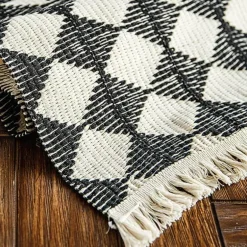 Jute-Tischläufer mit Quasten – rustikaler Akzent für die Inneneinrichtung