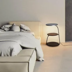 Kabellose Ladelampe aus Holz – sanft leuchtendes Schreibtischlicht