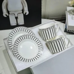 Kaffee- und Teetassen-Set aus Knochenporzellan mit Untertasse, Teegeschirr, Dessertteller