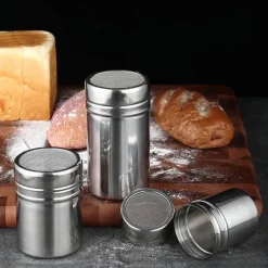 Kaffeestreuer aus Edelstahl – Vielseitiges Küchensieb für Zucker, Kakao, BBQ-Gewürz