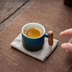 Kaffeetasse aus Keramik mit Holzgriff – Tasse mit Farbverlaufsglasur für das Homeoffice