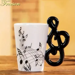 Kaffeetasse mit Musiknoten – kreative Teetasse aus Keramik