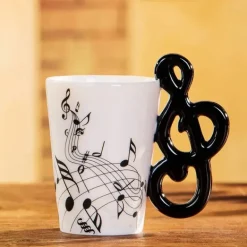 Kaffeetasse mit Musiknoten – kreative Teetasse aus Keramik