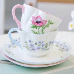 Kaffeetassen- und Untertassen-Set aus Bone China – elegantes Geschirr für das Home Office