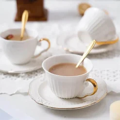 Kaffeetassen-Set aus Porzellan mit Untertasse – elegantes Trinkgeschirr