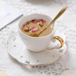 Kaffeetassen-Set aus Porzellan mit Untertasse – elegantes Trinkgeschirr