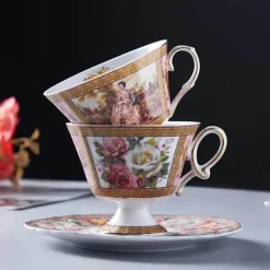 Kaffeetassen-Set aus rosafarbenem Bone China – elegantes Design mit hohem Fuß