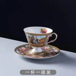 Kaffeetassen-Set aus rosafarbenem Bone China – elegantes Design mit hohem Fuß