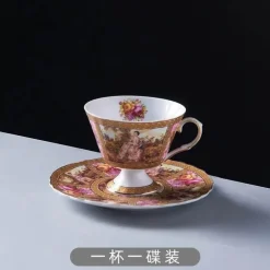 Kaffeetassen-Set aus rosafarbenem Bone China – elegantes Design mit hohem Fuß