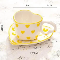 Kaffeetassen-Set mit Herzhenkel – handbemalte rosa Herzen, 250 ml