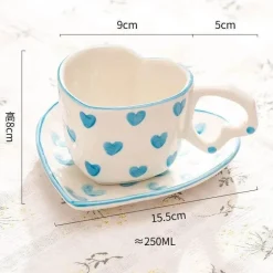 Kaffeetassen-Set mit Herzhenkel – handbemalte rosa Herzen, 250 ml