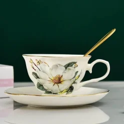 Kaffeetassen-Untertassen-Set „British Flower“ – Elegante 200-ml-Teetasse