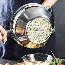 Kartoffelstampfer aus Edelstahl – Küchenwerkzeug für glattes Kartoffelpüree