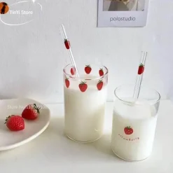 Kawaii Erdbeergläser-Tasse - Süßer klarer Saftbecher mit Strohhalmen