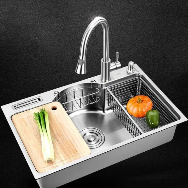 Küchenspüle aus Edelstahl – langlebiges, multifunktionales Design