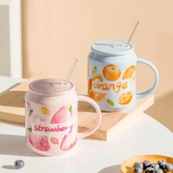 Keramikbecher in Fruchtform mit Strohhalmdeckel – süßes koreanisches Design