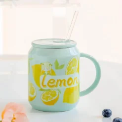 Keramikbecher in Fruchtform mit Strohhalmdeckel – süßes koreanisches Design