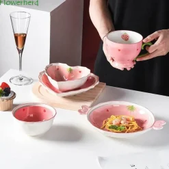 Keramikgeschirr-Set – handbemalter rosa Erdbeer-Liebesschüssel-Teller
