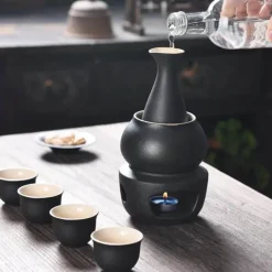 Keramik-Sake-Set mit Wärmer, 4 passenden Tassen – elegantes japanisches Trinkgeschirr