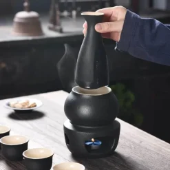 Keramik-Sake-Set mit Wärmer, 4 passenden Tassen – elegantes japanisches Trinkgeschirr